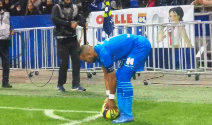 天空体育：格拉斯纳尚未就与水晶宫续约一事做出最终决定（天空体育：格拉斯纳对与水晶宫续约仍未作出最终抉择）