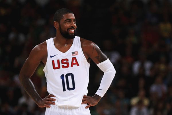 北京时间12月12日凌晨01：45，欧联杯联赛阶段将迎来一场处境迥异的对决。（北京时间12月12日凌晨1：45，欧联杯联赛阶段将上演一场境遇悬殊的较量）