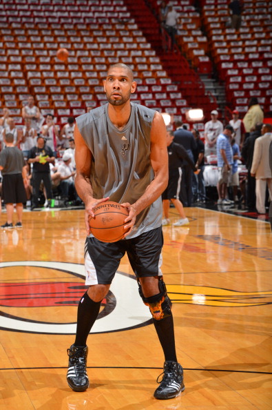 足球巴萨夏窗计划浮现，多名球员被列出售（巴萨夏窗方案曝光，多名球员被挂牌出售）