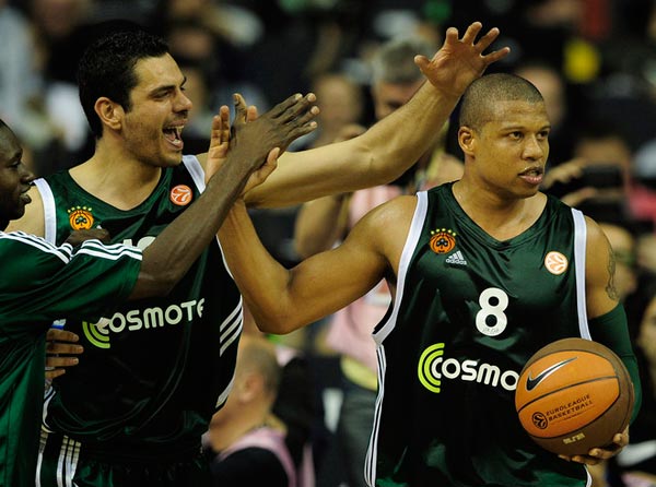 向余望谈冲超：感谢球迷和教练团队这一年的努力，我们做到了（向余望谈冲超成功：感谢球迷与教练组一年的付出，我们终于达成目标）