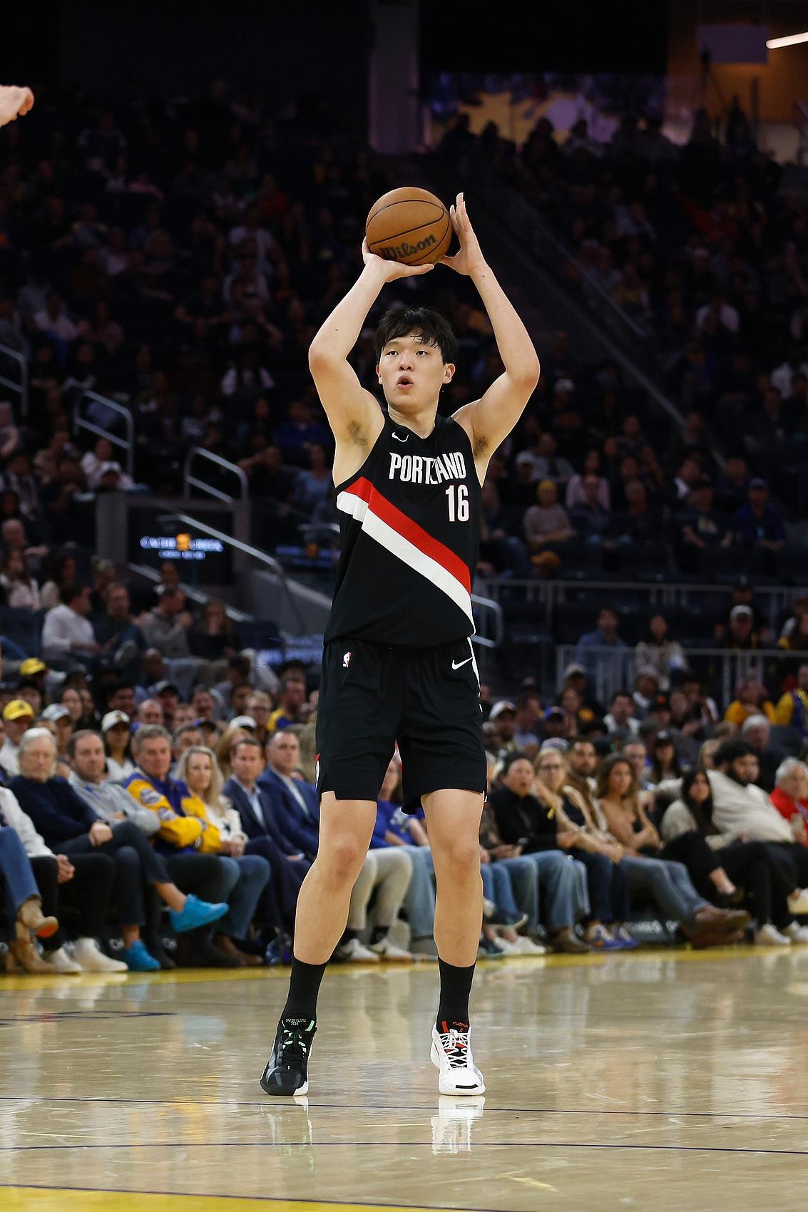 戈贝尔50次20+10且命中率超80%，仅比霍华德少2次（戈贝尔已50场20+10且命中率80%+，仅落后霍华德2场）