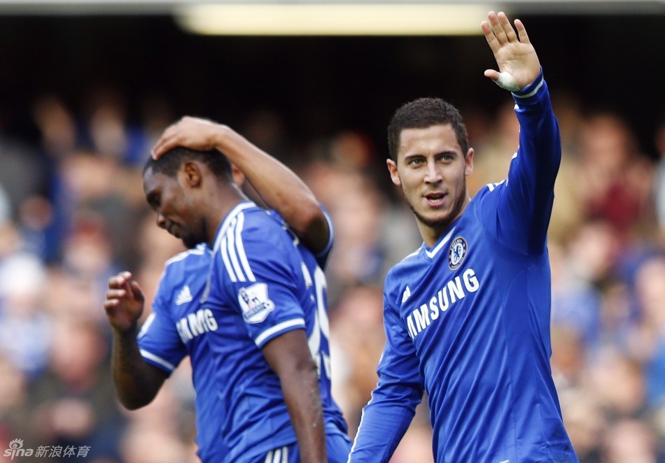 欧冠赛场精彩瞬间：巴萨2-1战胜拜仁,